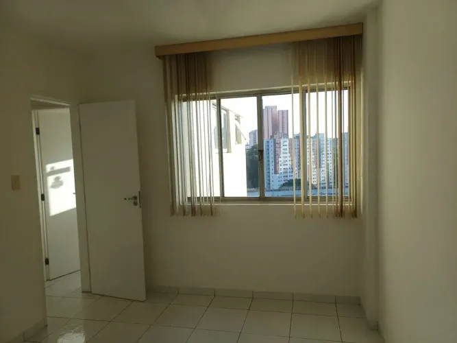Apartamento 2/4 garagem venda Rua Cosme de Farias