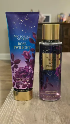 Kit Victoria?s Secret Rose Twilight
