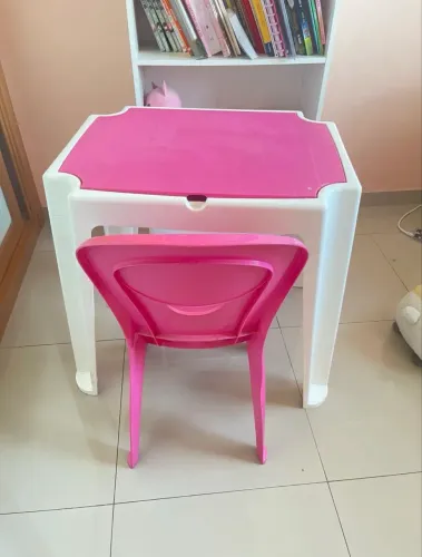 Conjunto de mesa e cadeira infantil retirada no Cachambi