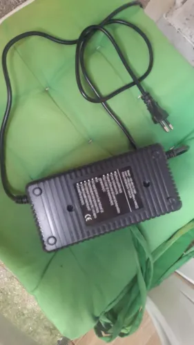 Vendo uma carregador para bike eletrica 48 volfz