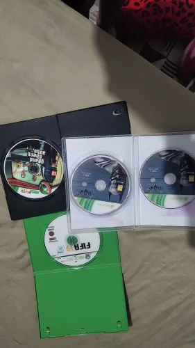Vendo 3 jogos de Xbox 360 (FIFA 19,GTA 5 e BATMAN ARKHAM ORIGENS)