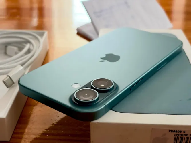 iPhone 16 ( 11 Meses de garantia Apple )