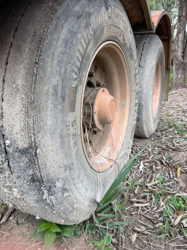 Vendo eixo com roda caminhão , Rodofort