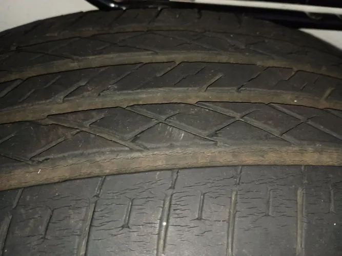 Vendo 2 pneus 245 x70 x R16