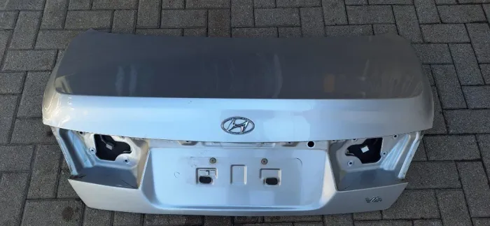 tampa traseira hyundai azera 2009