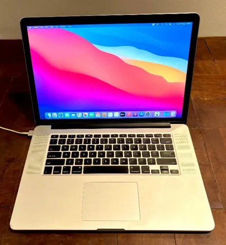 Apple Macbook Pro Retina 15" - 8GB RAM - 250GB SSD (Usado)