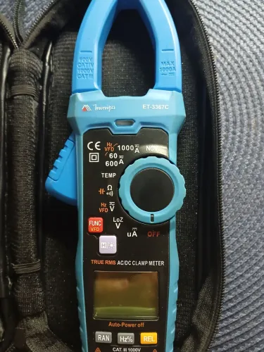 Alicate Amperímetro ET-3367C Mínima.