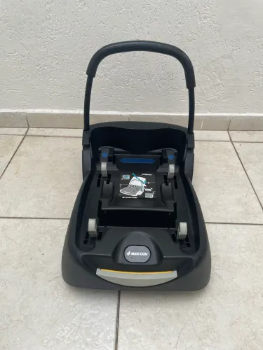 Carrinho de bebê Maxi Cosi Anna completo (bebê conforto + base para o carro + moisés)