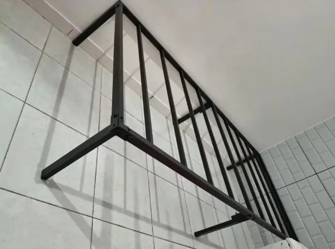 Cama de metal
