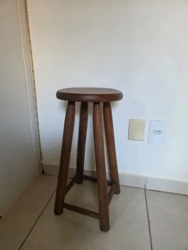 Banqueta Rústica em Madeira Maciça - 60cm altura