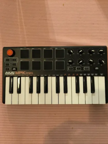 Teclado AKAI MPK mini + bolsa
