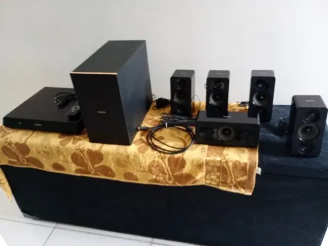 Home theater Philips usado modelo HTD5520X/78
