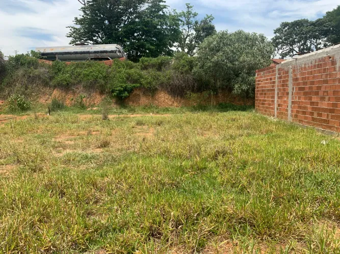 Vende-se terreno em Pindamonhangaba