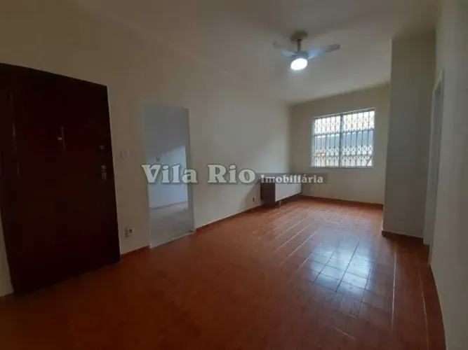 Vendo apartamento térreo com vaga na Vila Kosmos.