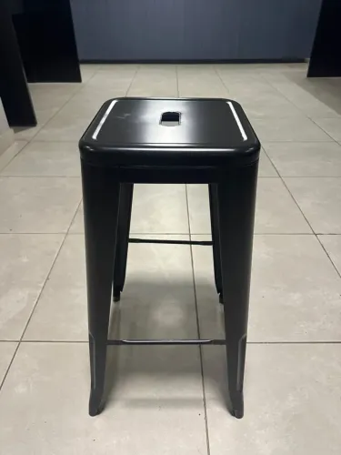BANCO ALTO (57 unidades novas e 13 usadas) (preço por unidade)