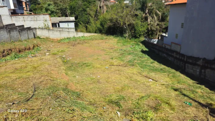 Terreno comercial p venda no centro de Extrema. 755 m². Doc 100% ok!