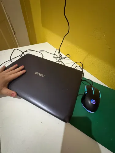Notebook core i3 Windows 10 pro model: X543U cel 4gb 256gb preto