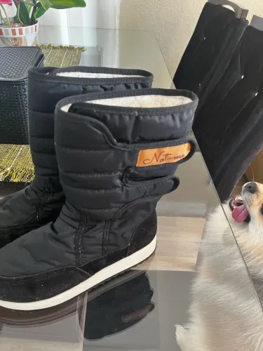 Bota cano médio pelúcia
