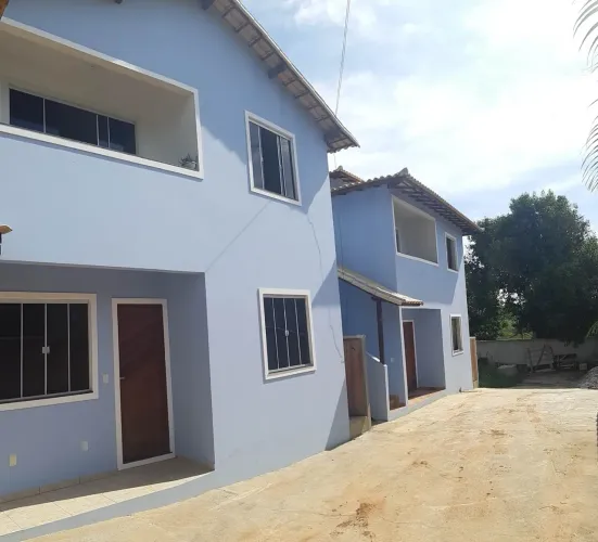 Casa em Maria Joaquina - ponto final dos ônibus