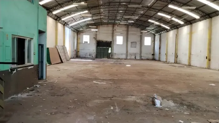 BARRACÃO COM LOCALIZAÇÃO ESTRATÉGICA E GRANDE VISIBILIDADE - AV. MAUÁ E AV. HORÁCIO RACCAN