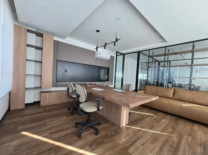 Espaço Corporativo Moderno e Mobiliado em Prédio de Alto Padrão | Centro