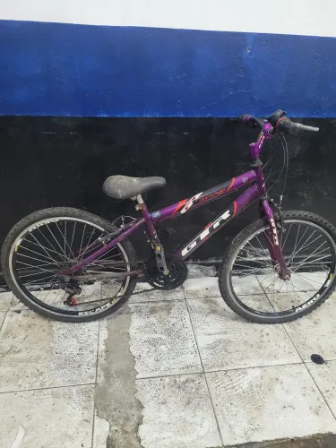 Bicicleta aro 24 18 velocidades só limpar o por p/ rodar 250.00