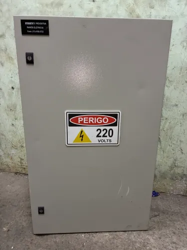 disjuntor Schneider 420/600A com cx moldada