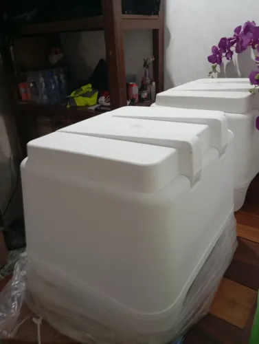 Vendo baú 80 litros novo