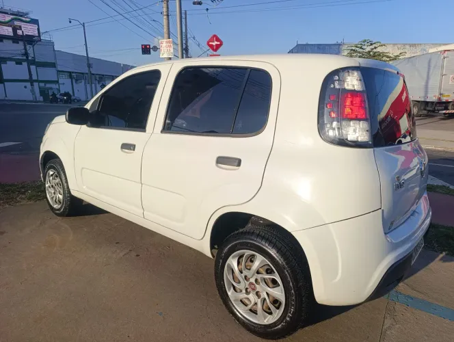 Fiat Uno Attractive 1.0 EVO Fire Flex 8V 5P 2021