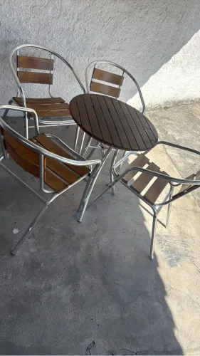 Mesa 4 cadeiras