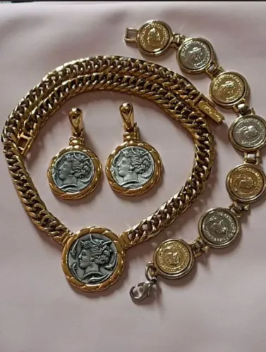 Conjunto Pierre Cardin camafeu jóias