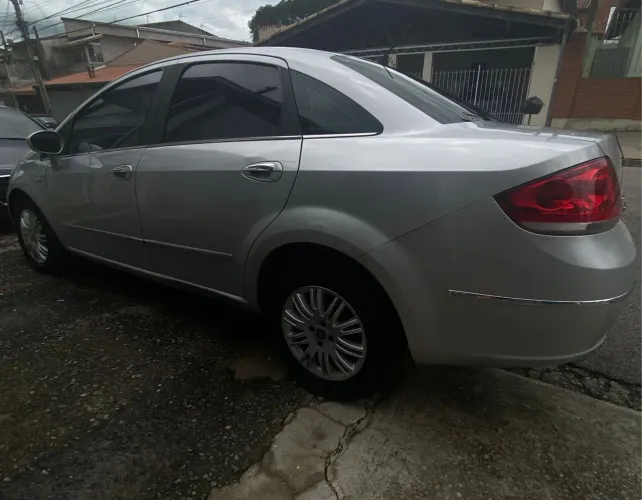 Fiat Linea 1.9/ HLX 1.9/ 1.8 Flex 16V 4P 2010