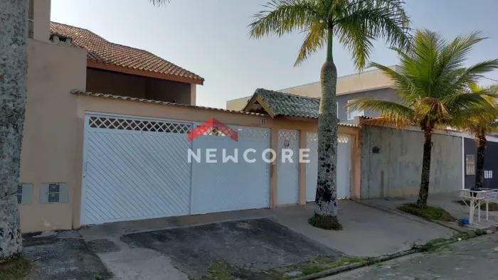 Casa de condomínio em Rua Estônia - Estância São José - Peruíbe/SP