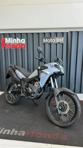 XRE300 SAHARA Standard 2027 0KM - Financio, cartão de crédito em até 12x, consórcio