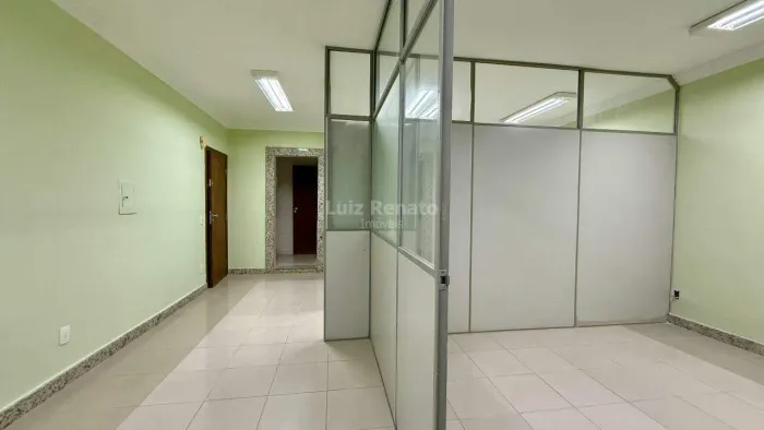 Sala comercial para locação do Santo Augostinho