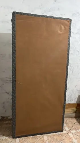 Vendo base de cama em ótimo estado de conservação