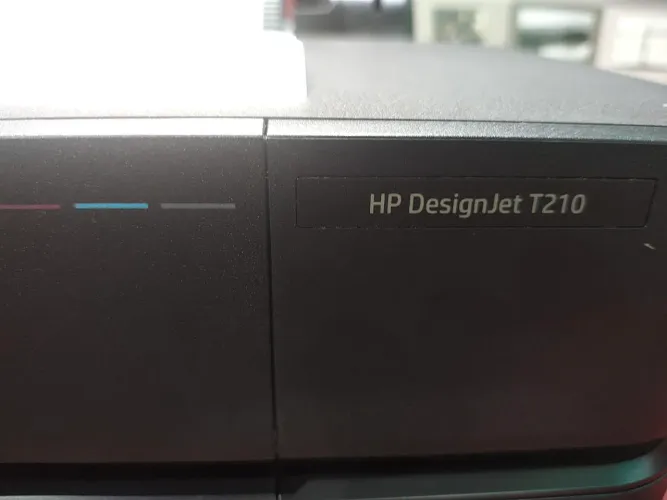 Plotter HP DesignJet T210 - Estado de Nova (pouco uso)