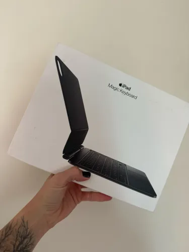 Magic Keyboard iPad Pro M4 M5 11? lacrado