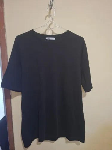 Camiseta Zara Preta