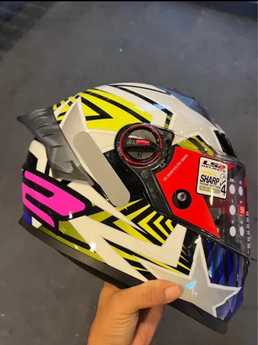 Capacete