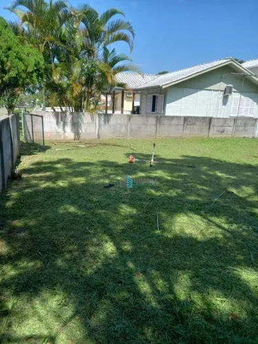 Terreno à venda na Praia da Daniela Florianópolis | 360m² a 200 metros do mar - Excelente