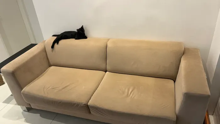 Sofá 4 lugares (bem espaçoso)