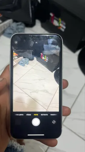 iPhone XR apenas com essa macha na tela resto tudo ok