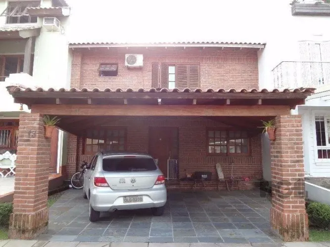 Casa em Condomínio em Cavalhada