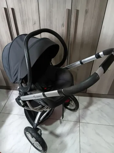 Carrinho completo com 2 bebê conforto