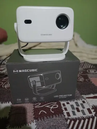 Projetor magicubic l018 semi novo