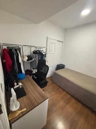 QUARTO PARA ALUGAR NA 16 de março
