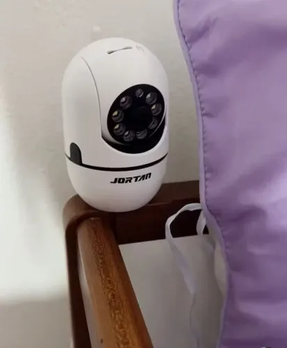 Câmera wi-fi Sem Fio HD 360 Babá Eletrônica com microfone e áudio conecta celular - Bivolt
