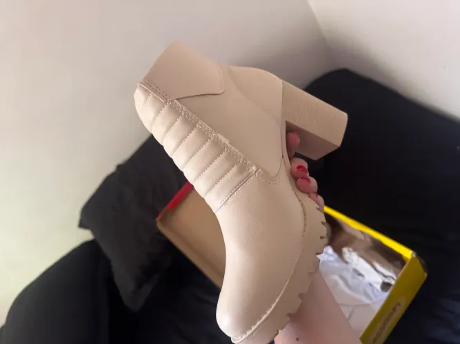 Vende-se bota
