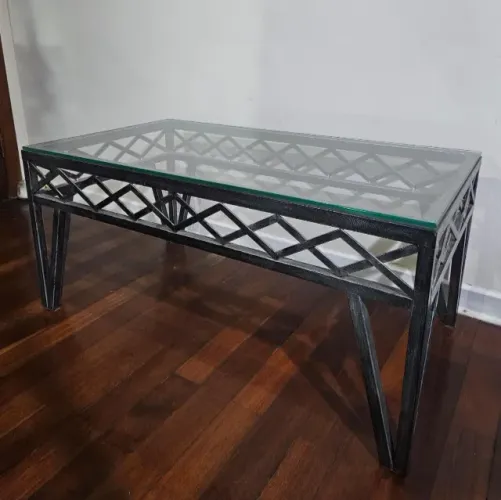 Mesa de Centro Estilo Industrial em Ferro (serralheria) + Vidro